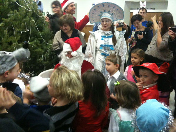 Ded Moroz, Snegurochka, Baba Yaga in Manville, New Jersey -  ,        (),  -, 12-29-2012