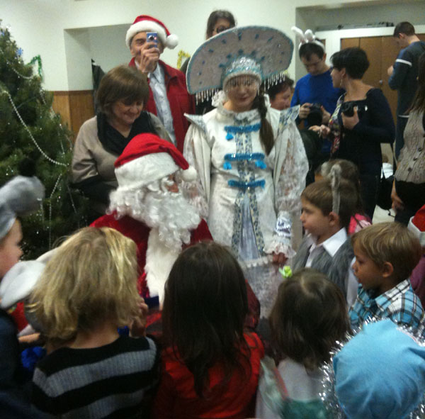 Ded Moroz, Snegurochka, Baba Yaga in Manville, New Jersey -  ,        (),  -, 12-29-2012